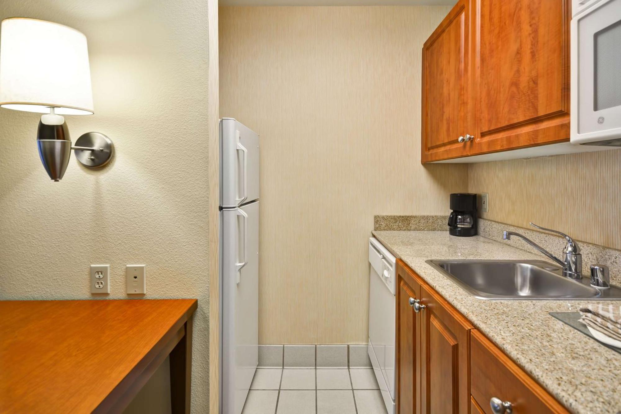 Homewood Suites By Hilton Newark-Wilmington South Area Exterior photo